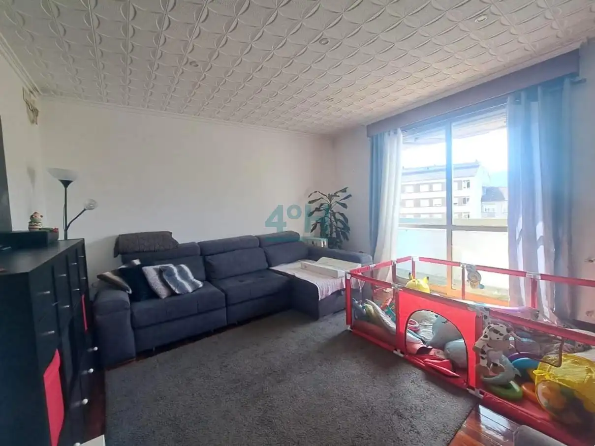 Living room of Flat for sale in Ourense Capital   with Heating, Parquet flooring and Storage room