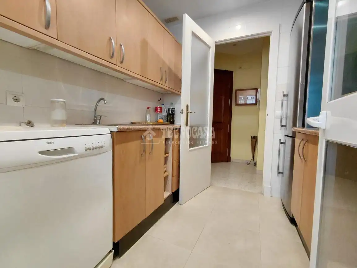 Kitchen of Flat for sale in Sevilla  with Air Conditioner, Terrace and Furnished
