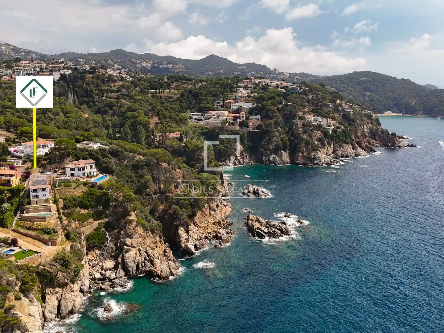 Vista exterior de Casa o xalet en venda en Lloret de Mar amb Aire condicionat, Jardí privat i Traster
