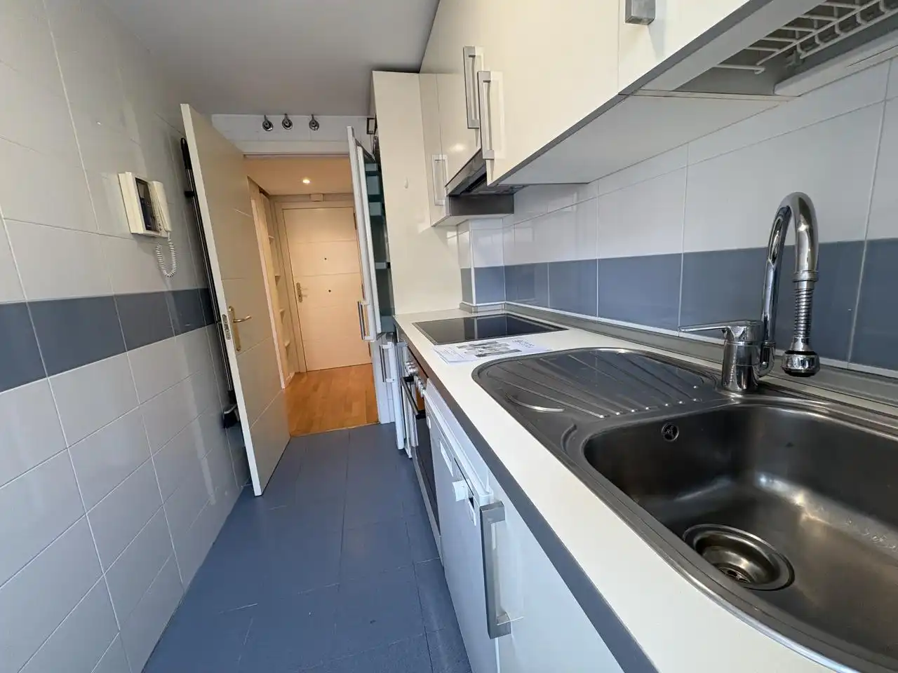 Küche von Wohnung zur Miete in Madrid mit Klimaanlage, Heizung und Parkett