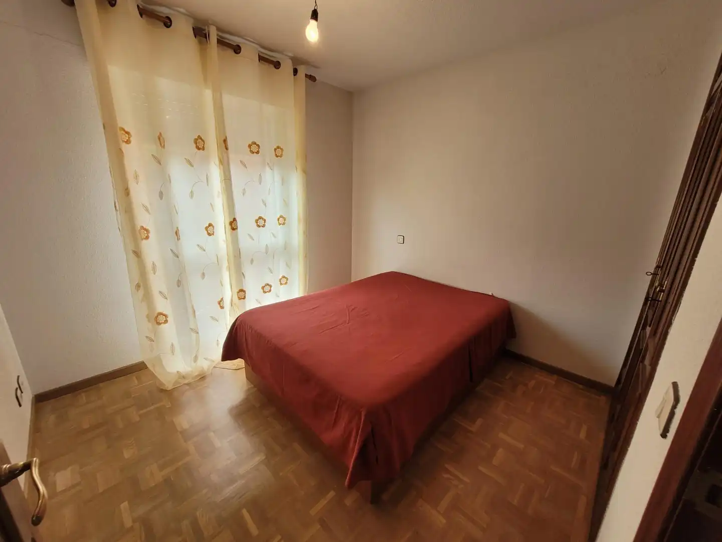 Dormitori de Casa adosada en venda en Carrascal de Barregas amb Calefacció, Jardí privat i Parquet