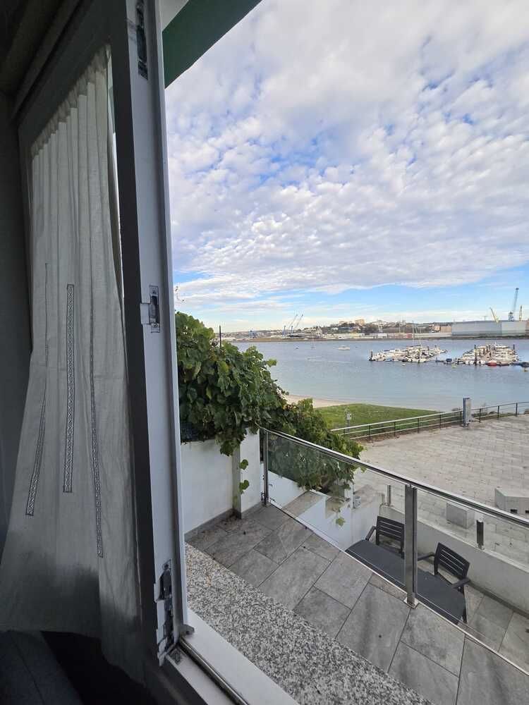 Habitación de Casa adosada en venta en Ferrol con Calefacción, Terraza y Trastero