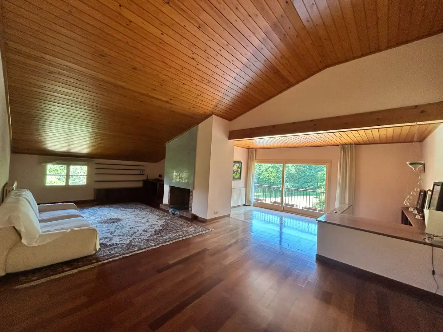 Sala de estar de Casa o chalet en venta en Sant Joan Les Fonts con Aire acondicionado, Calefacción y Parquet