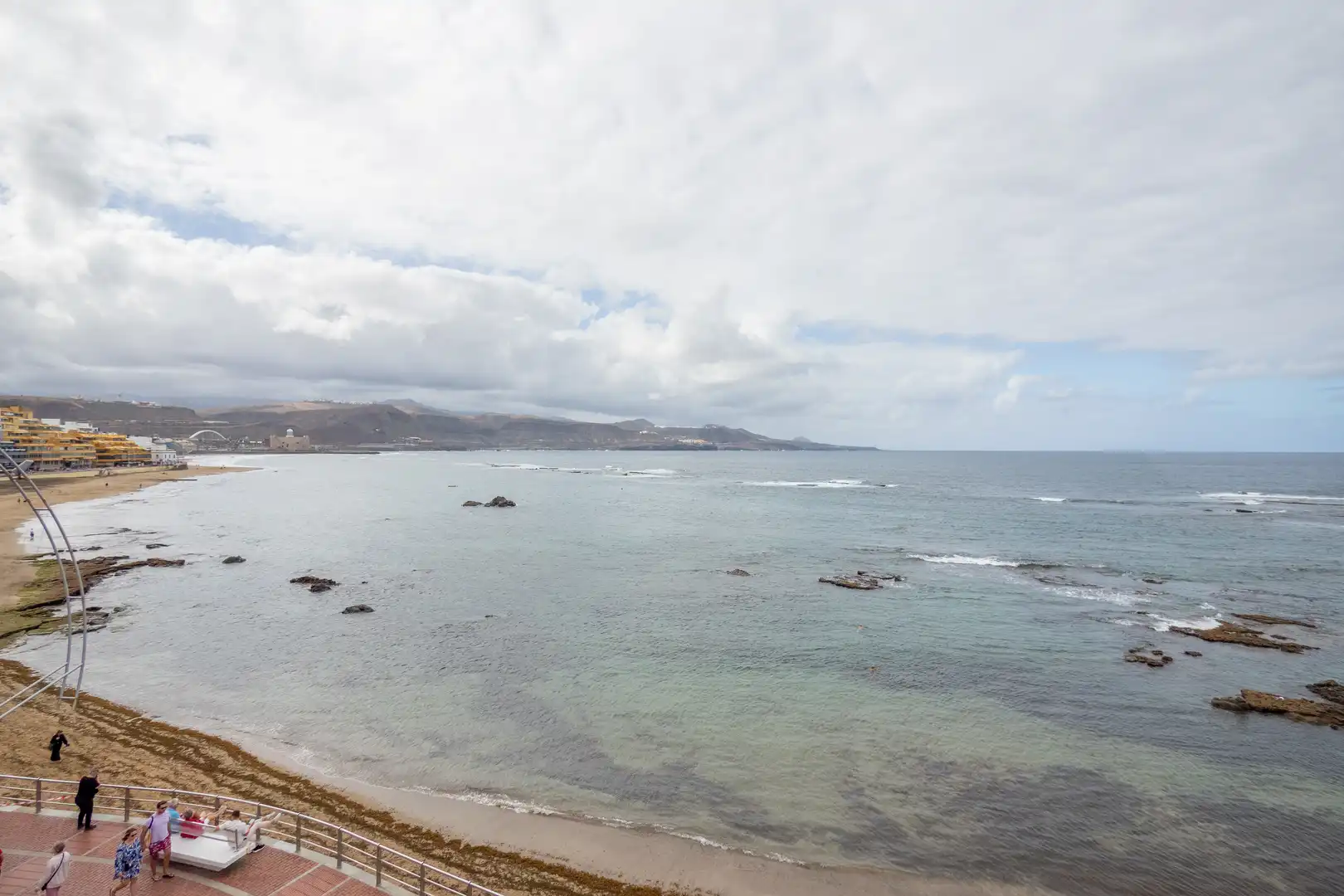 Vista exterior de Casa adosada en venta en Las Palmas de Gran Canaria con Terraza, Trastero y Balcón
