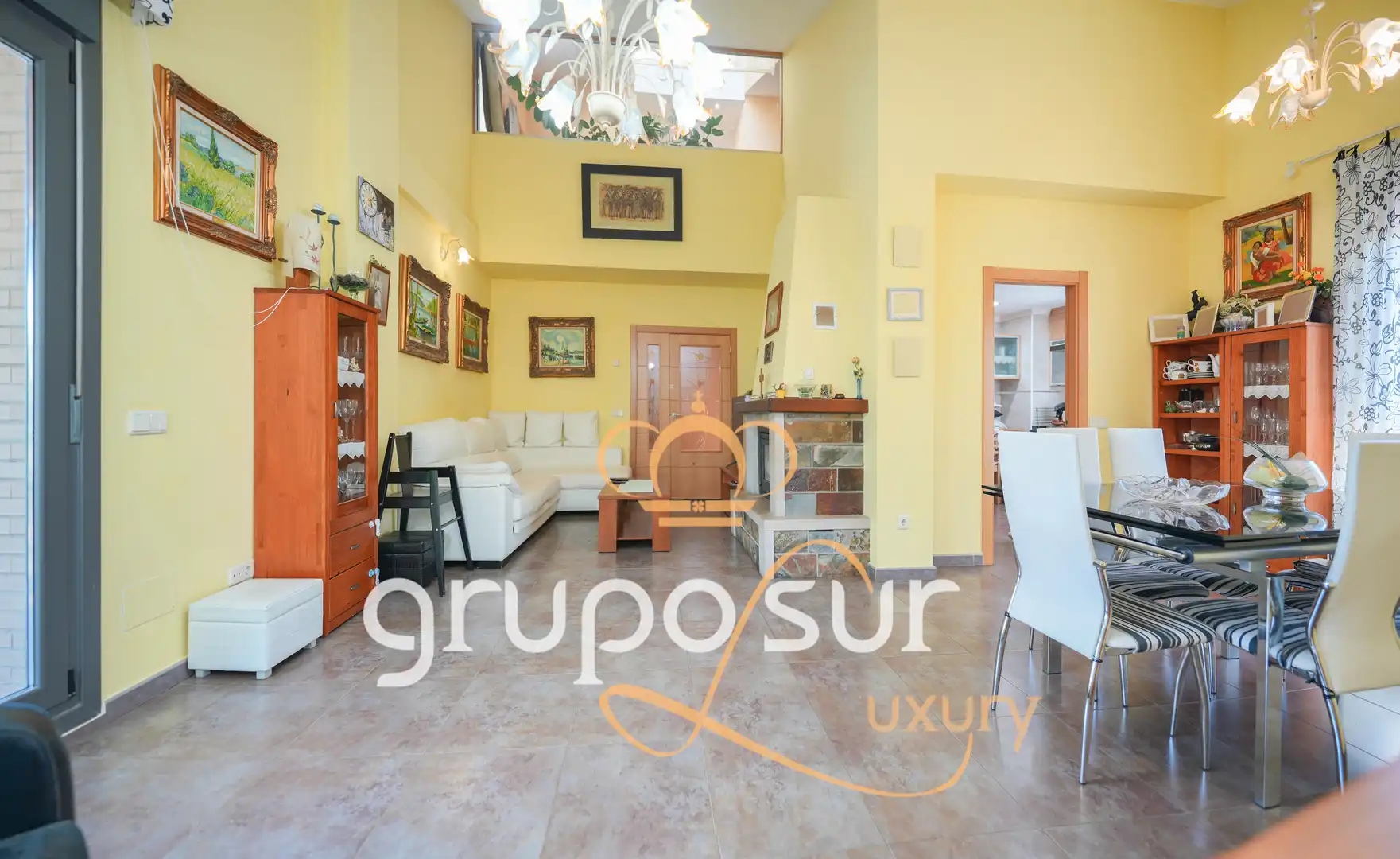 Sala de estar de Casa o chalet en venta en Aldeamayor de San Martín con Calefacción, Jardín privado y Terraza