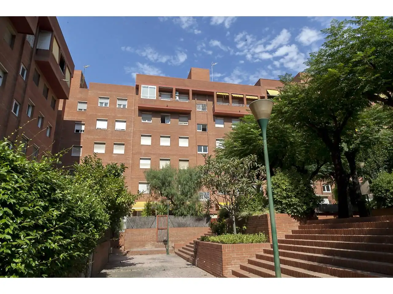 Vista exterior de Piso en venta en Sant Joan Despí con Calefacción y Terraza