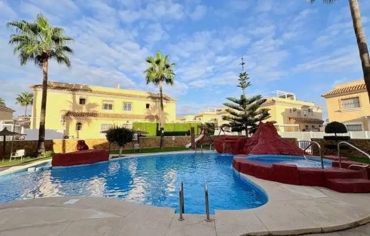 Piscina de Casa o chalet en venta en Orihuela Costa