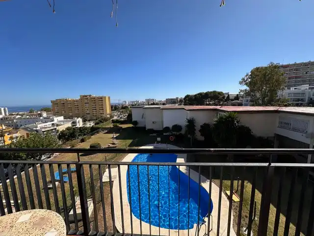 Piscina de Pis en venda en Torremolinos amb Terrassa, Moblat i Piscina comunitària