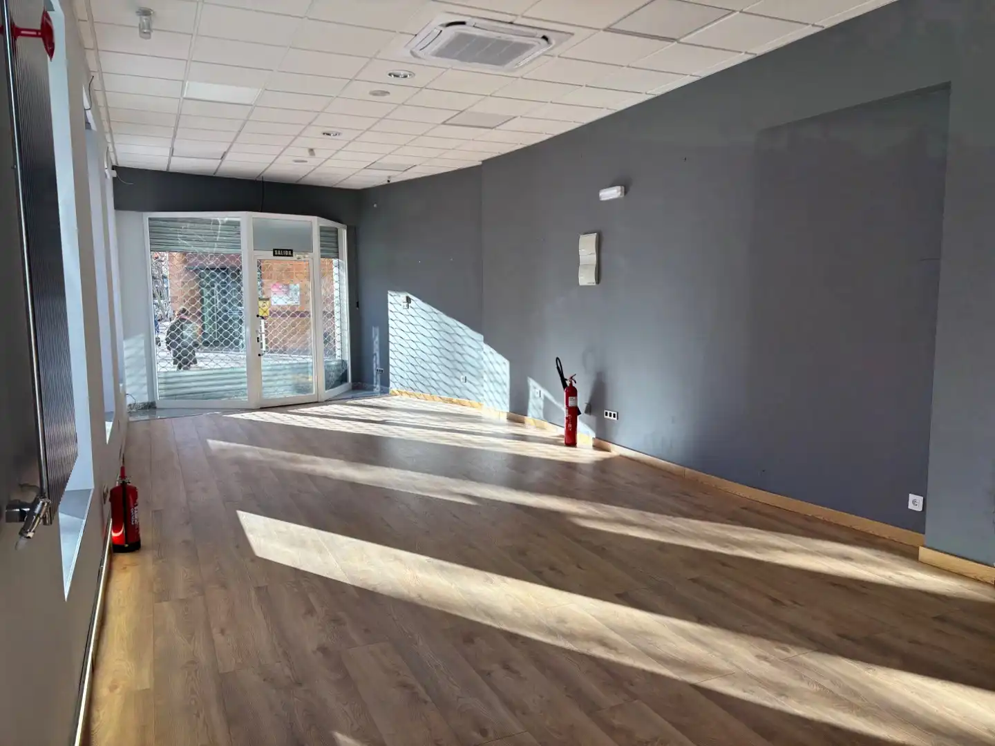 Commercial properties for rent in Zaragoza  with Air Conditioner, Heating and Parquet flooring