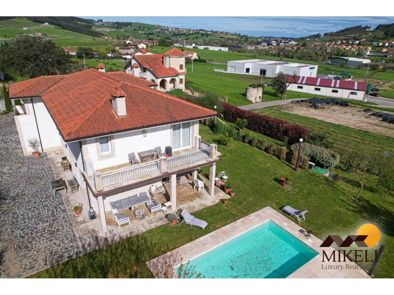 Vista exterior de Casa o chalet en venta en Meruelo con Calefacción, Jardín privado y Terraza