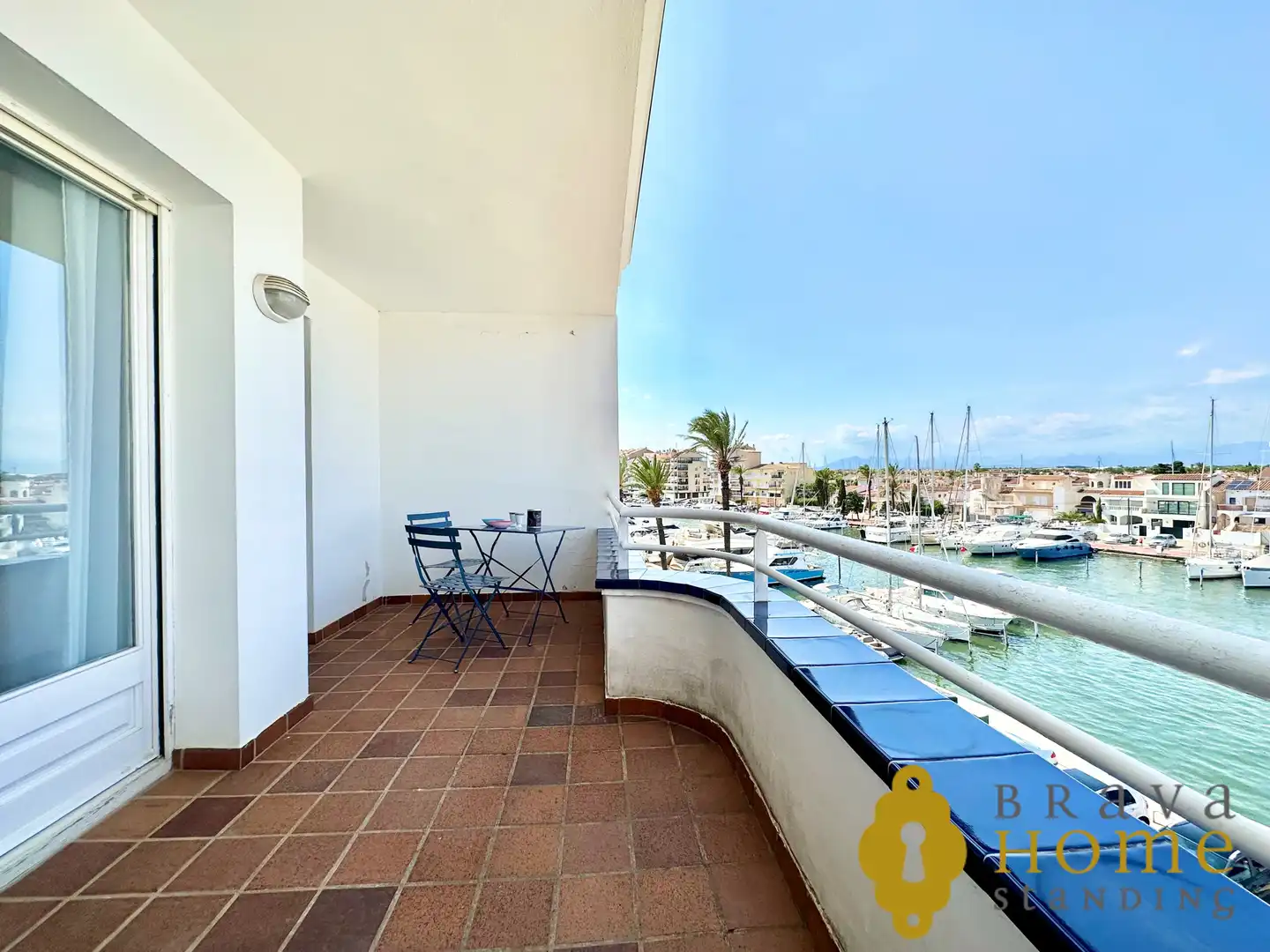 Terrasse von Dachboden zum Verkauf in Empuriabrava mit Klimaanlage, Terrasse und Möbliert