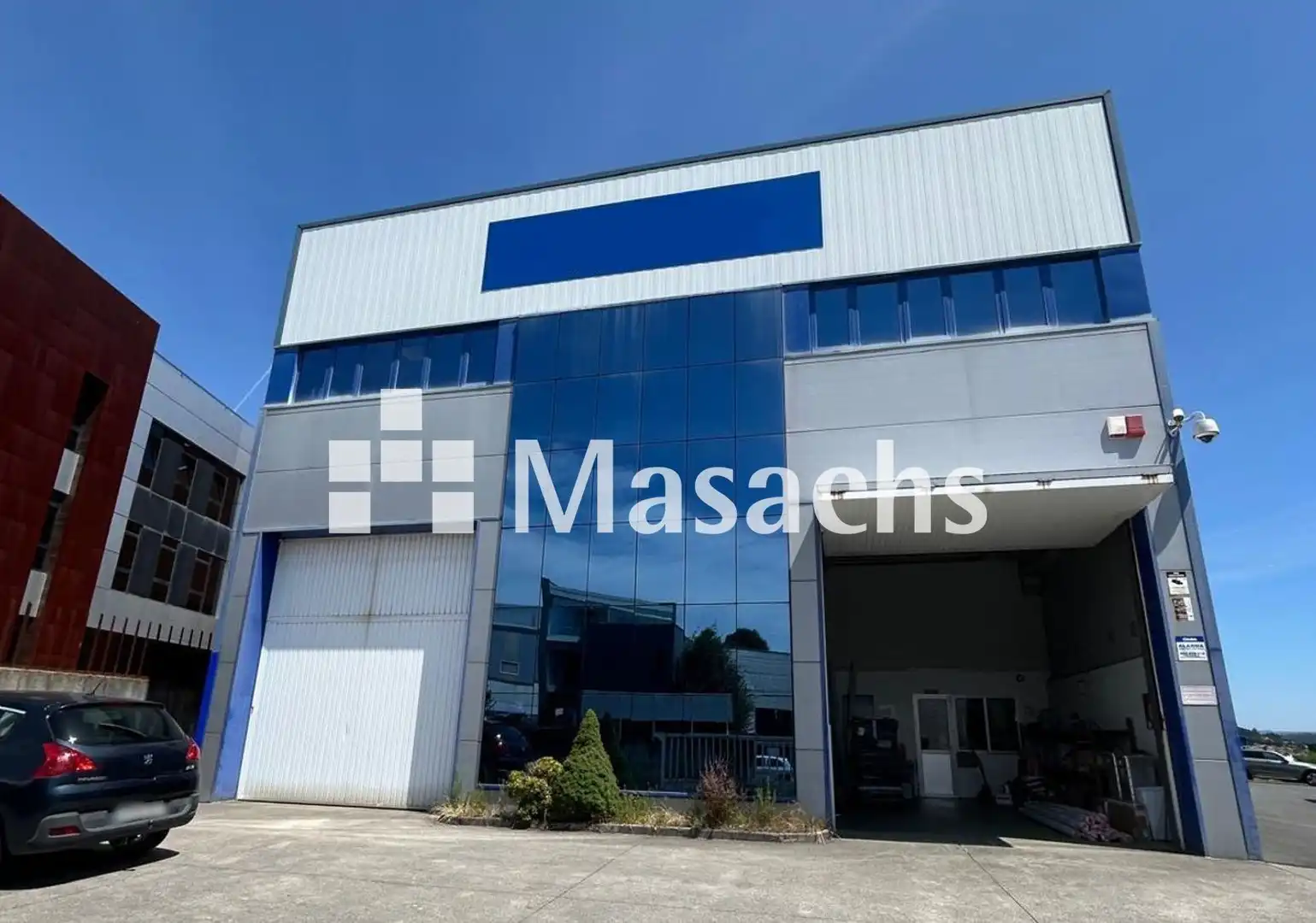 Industrial building to rent in Carral