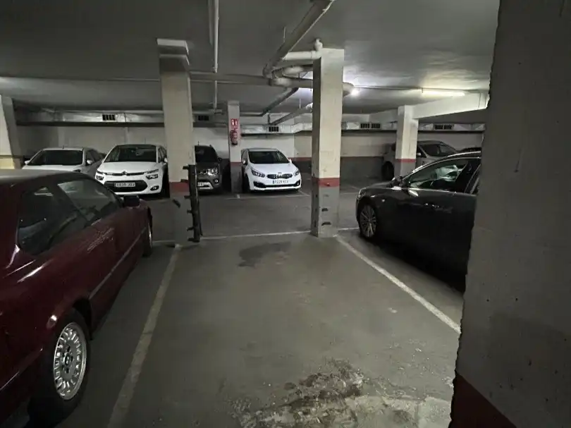 Individual for sale in Plaza Cataluña 22, imagen 2