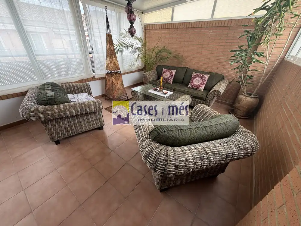 Wohnzimmer von Einfamilien-Reihenhaus zum Verkauf in Albalat dels Tarongers mit Klimaanlage, Heizung und Terrasse