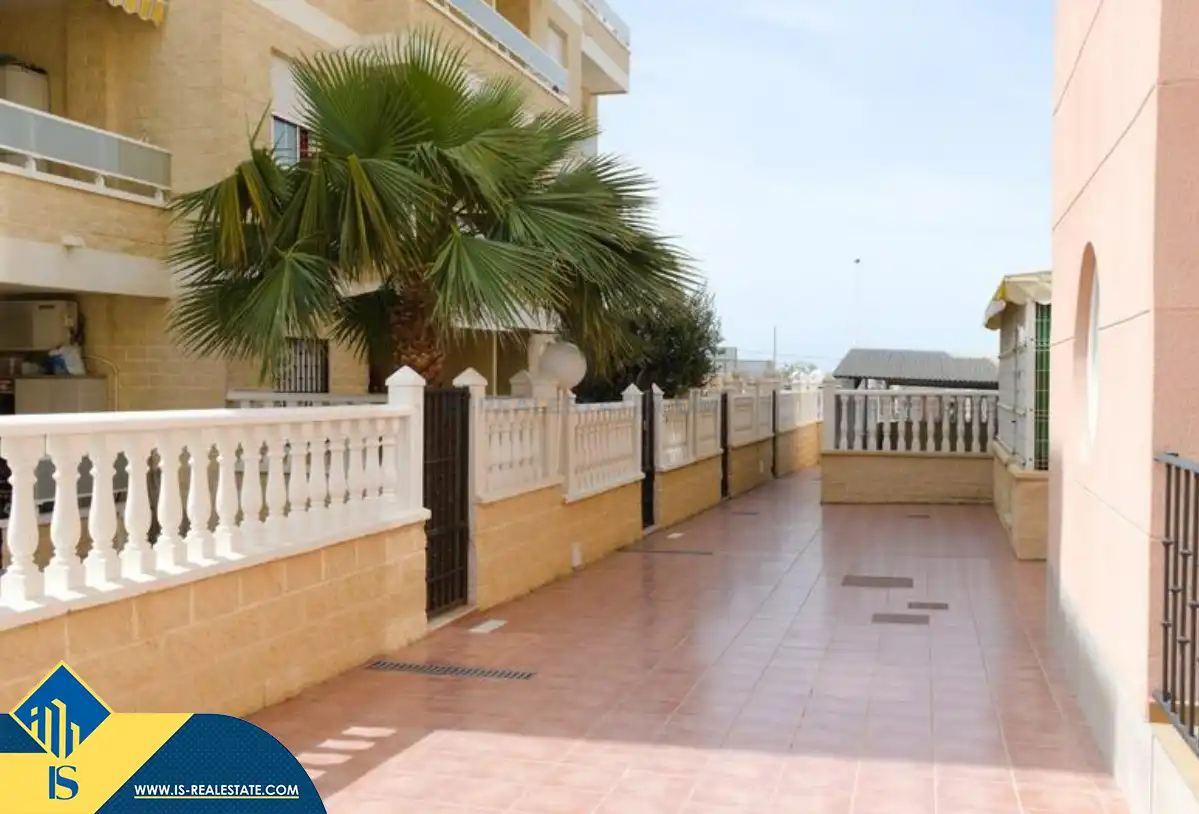 Vista exterior de Apartamento en venta en Torrevieja con Aire acondicionado, Calefacción y Terraza