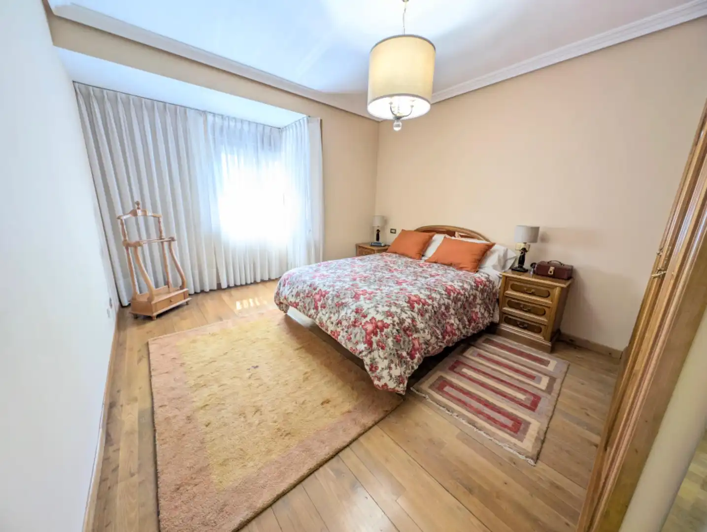 Dormitori de Casa o xalet en venda en Aller amb Calefacció, Jardí privat i Terrassa