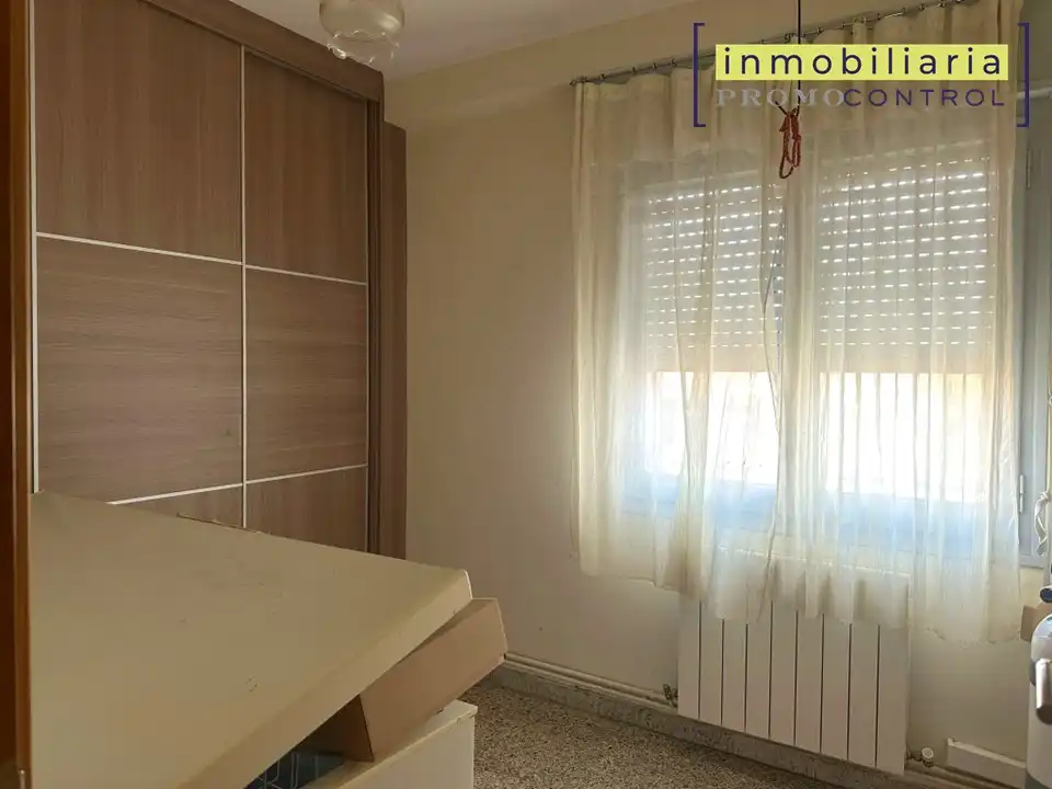 Habitación de Piso en venta en Zuera con Aire acondicionado, Calefacción y Amueblado