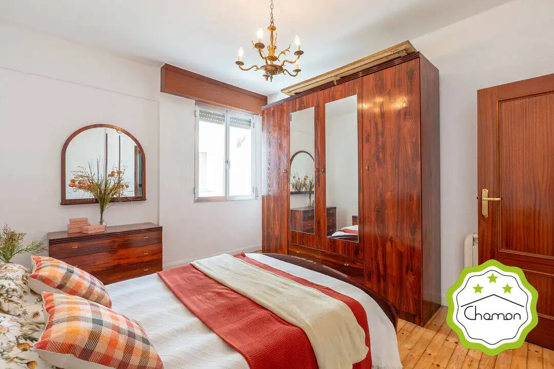 Habitación de Piso en venta en Bilbao  con Calefacción y Balcón