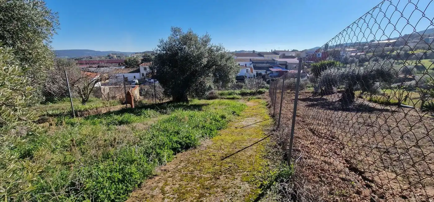 Finca rústica en venta en Salvatierra de los Barros con Jardín privado, Terraza y Trastero