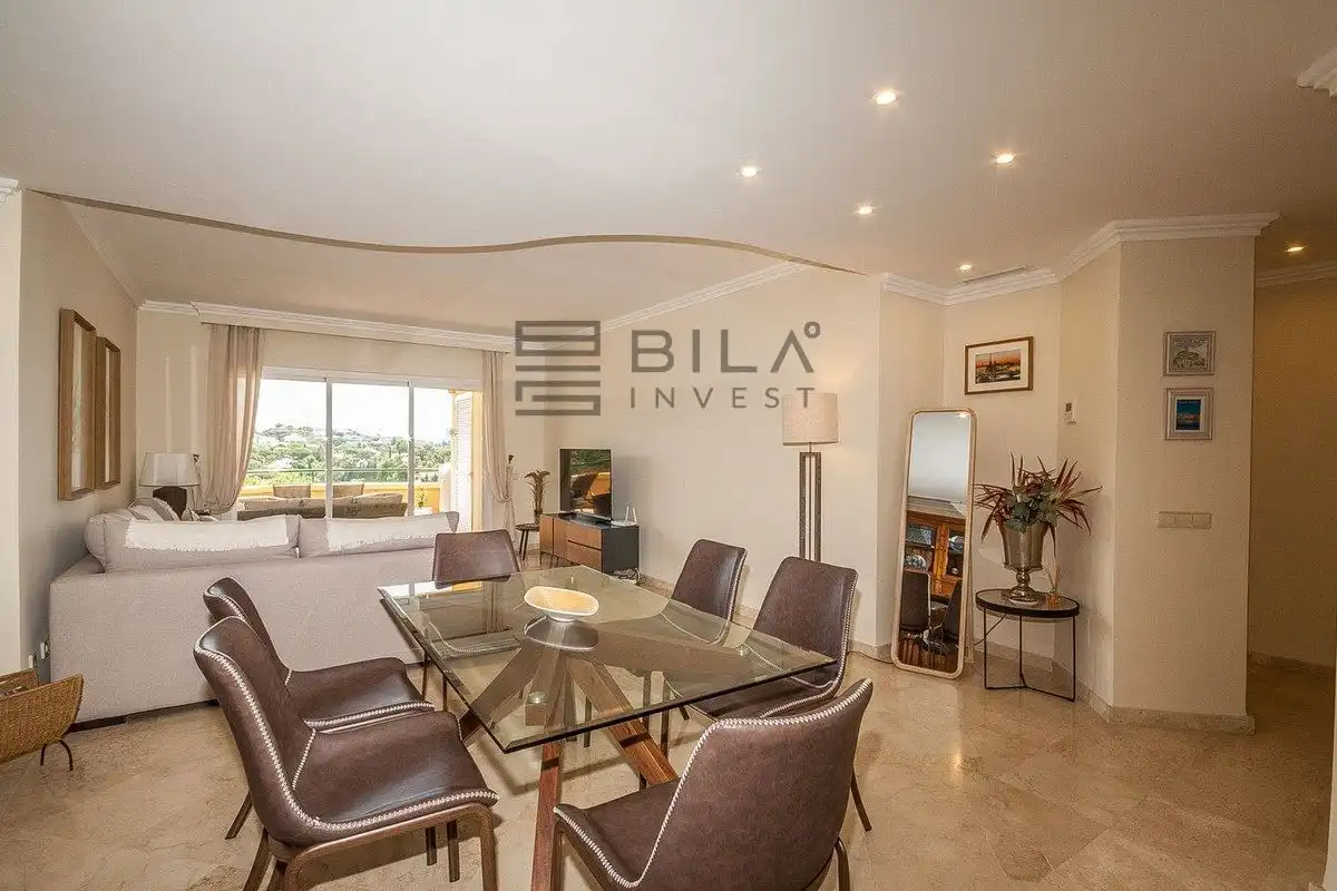 Piso con piscina en venta en Elviria Hills, imagen 8