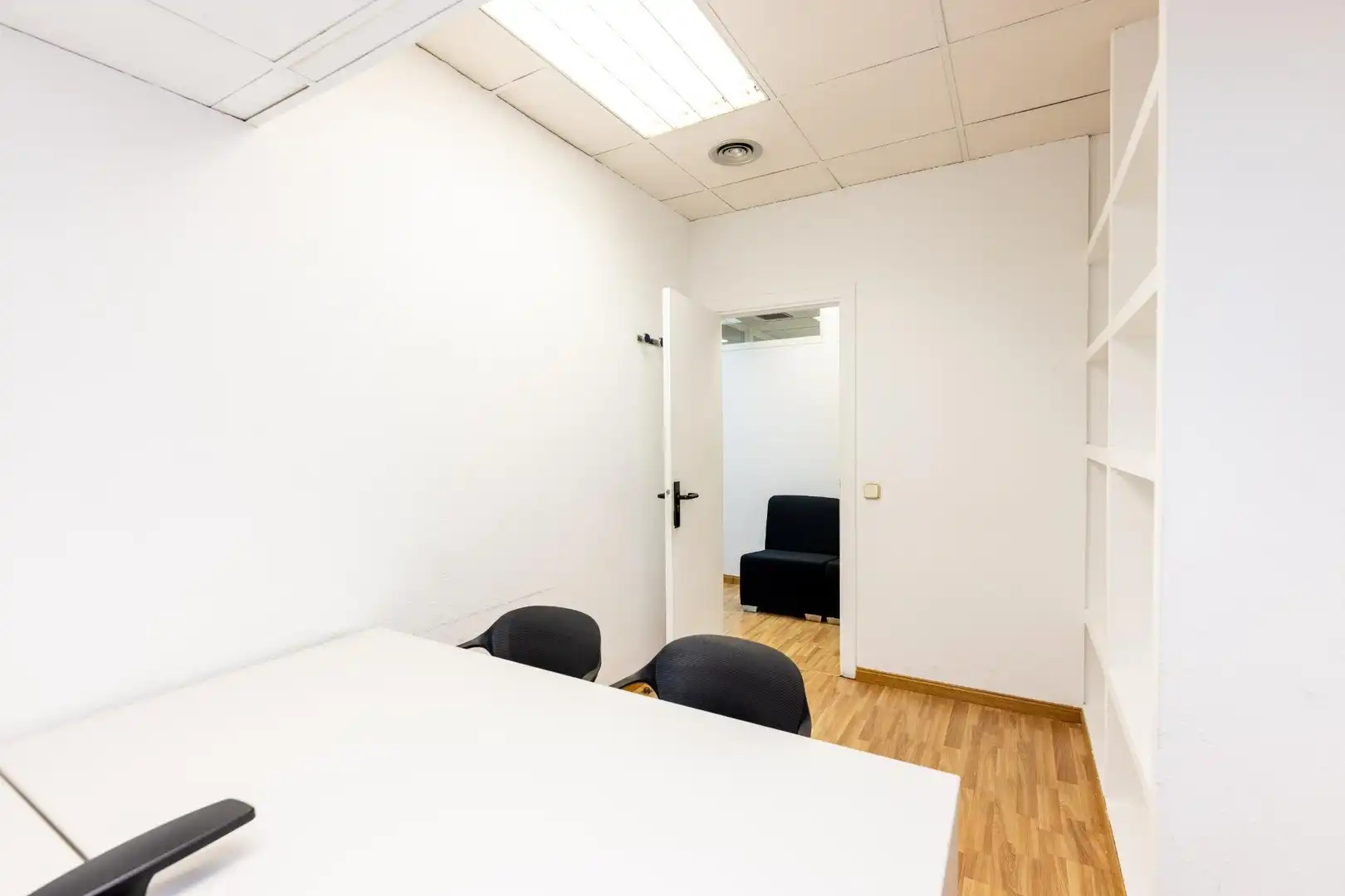 Büro zur Miete in Madrid mit Klimaanlage und Heizung