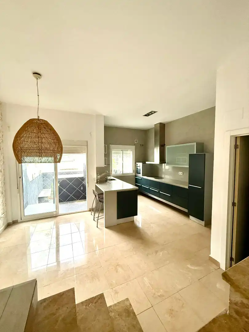 Terraced house with terrace for sale in Calle Cánovas del Castillo, imagen 4