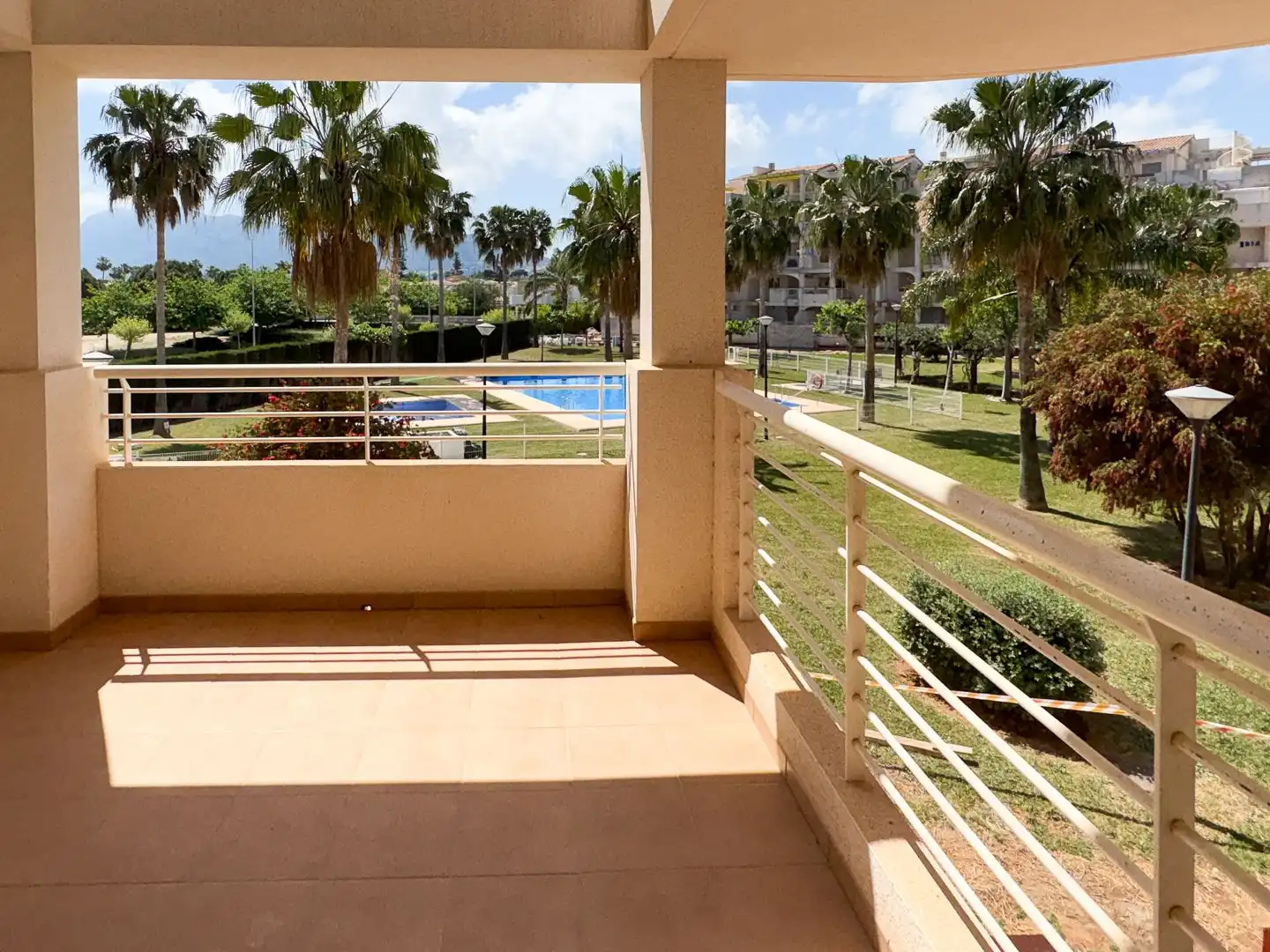Terrassa de Apartament en venda en Dénia amb Aire condicionat, Calefacció i Jardí privat