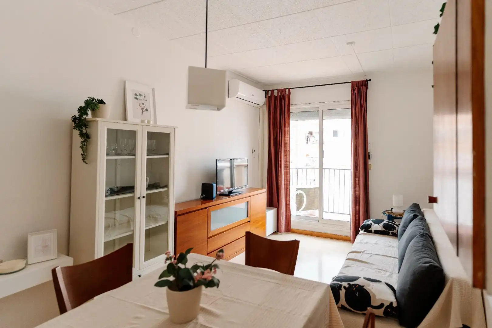 Wohnzimmer von Dachboden zur Miete in Barcelona mit Klimaanlage und Möbliert