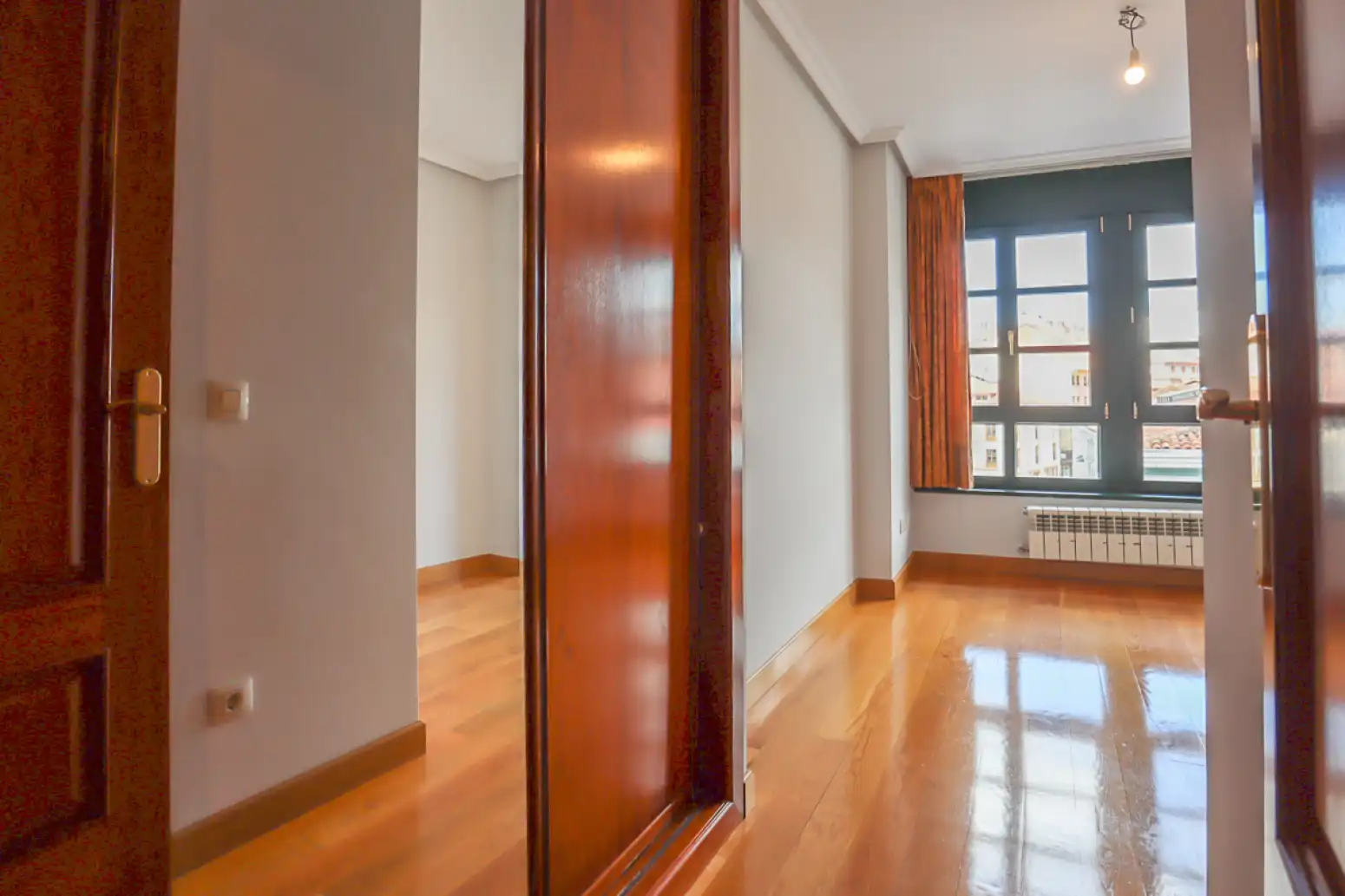 Wohnung zur Miete in Oviedo  mit Heizung und Parkett