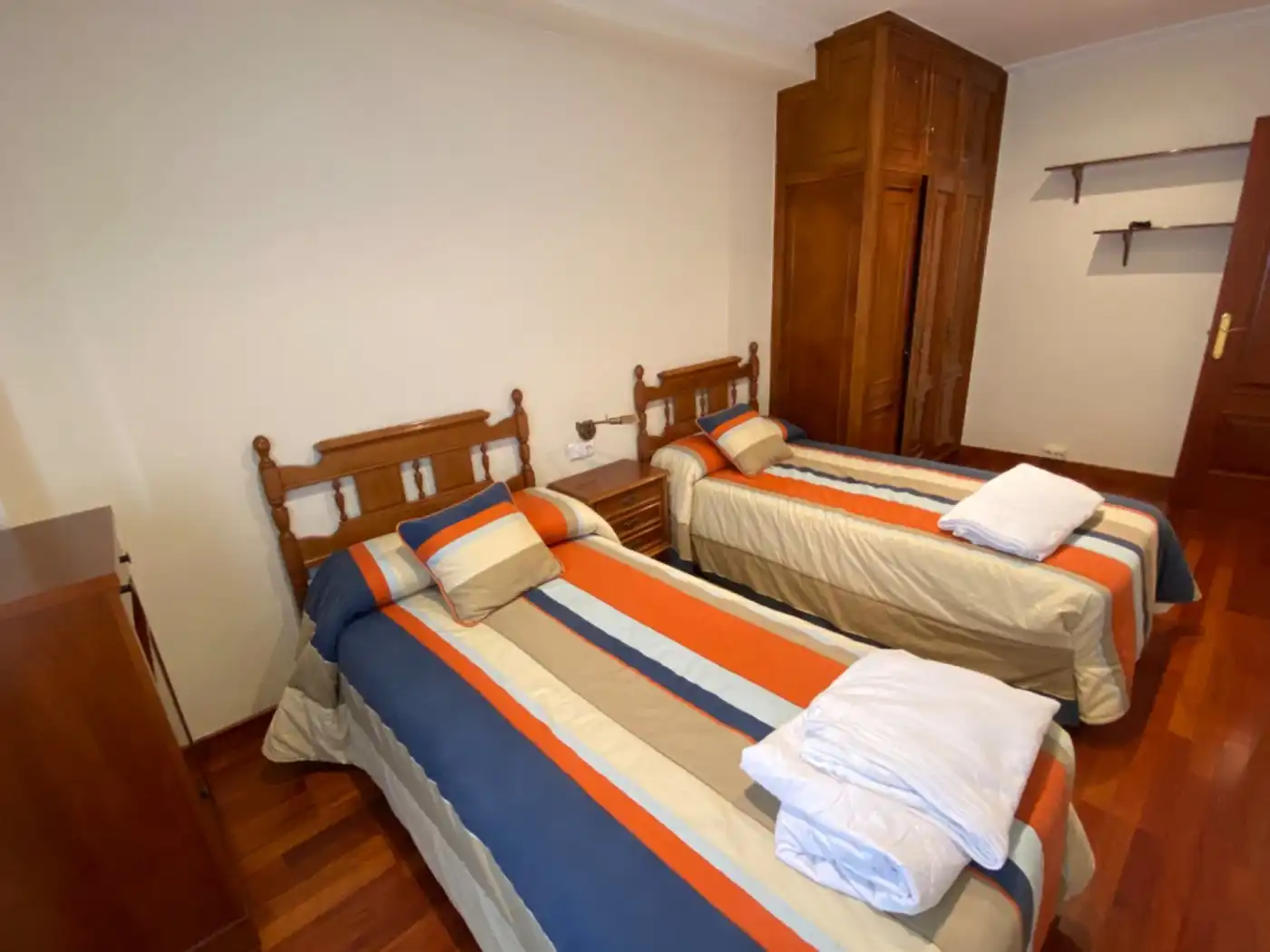Bedroom of Flat for rent in Santiago de Compostela   with Heating and Furnished
