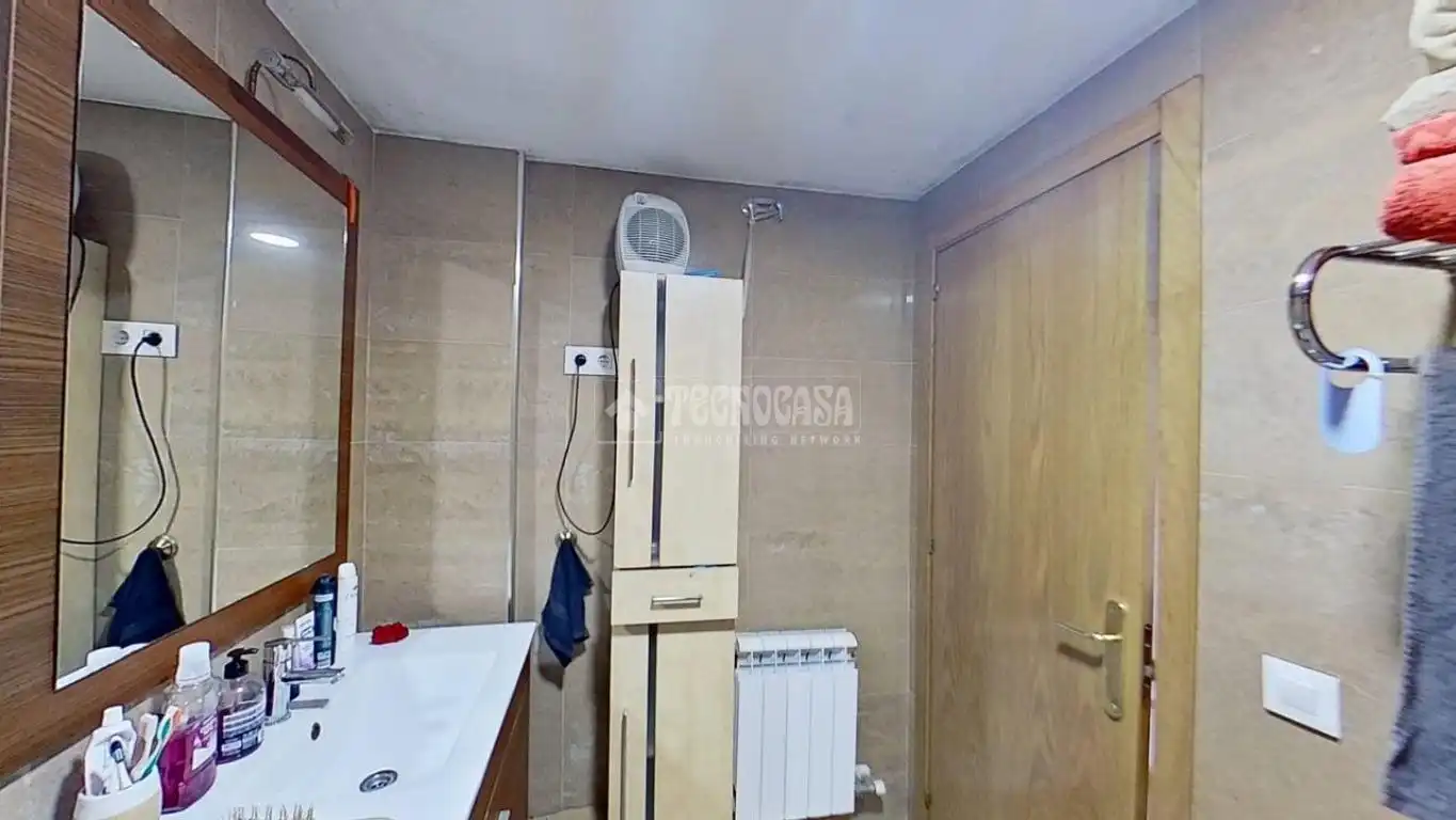 Bedroom of Flat for sale in Manresa  with Terrace and Balcony