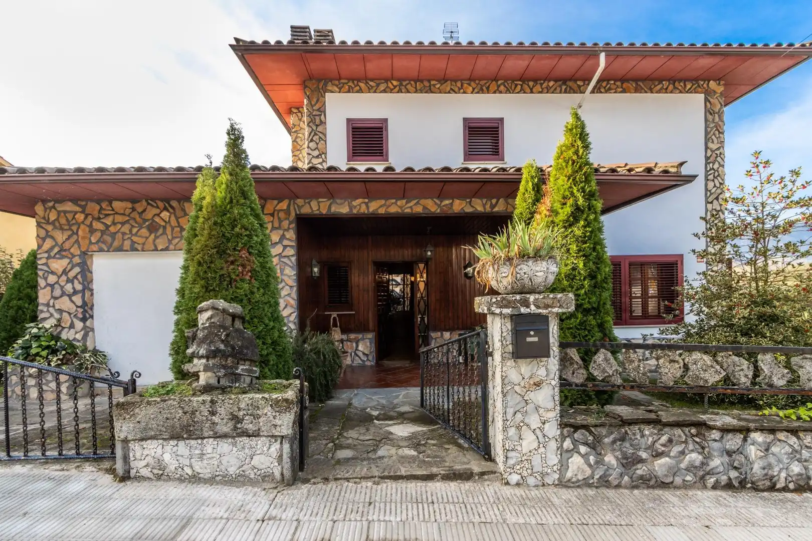 Vista exterior de Casa o xalet en venda en Les Masies de Voltregà amb Calefacció, Jardí privat i Terrassa
