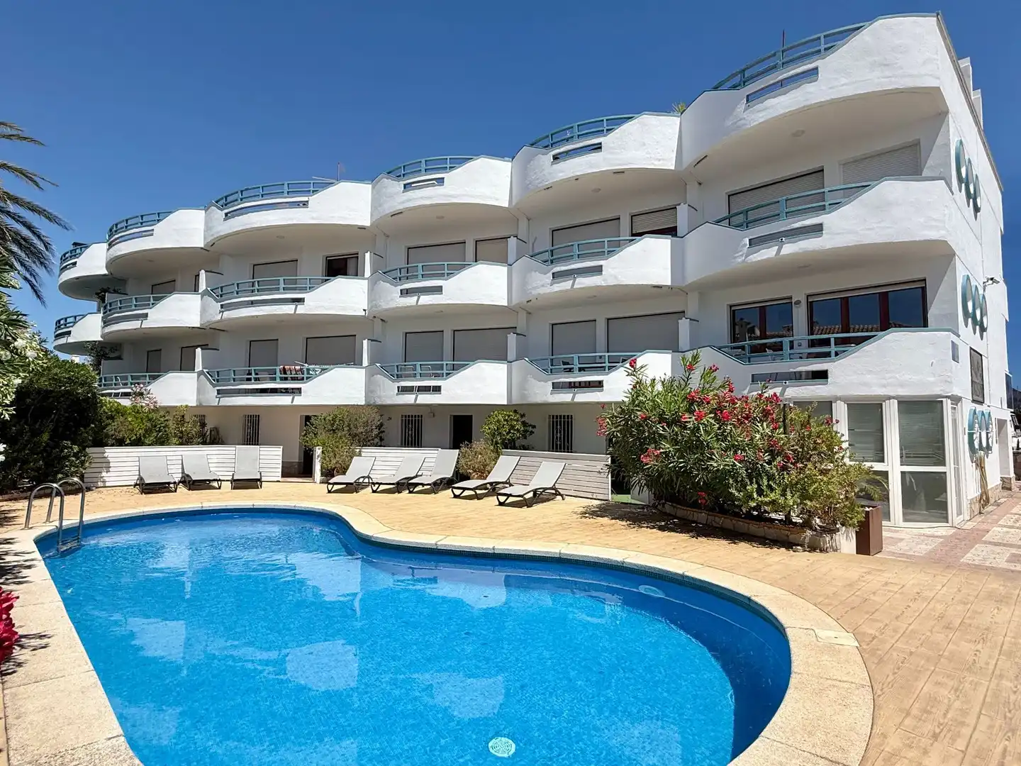 Piscina de Casa adosada en venda en Empuriabrava amb Aire condicionat, Terrassa i Moblat