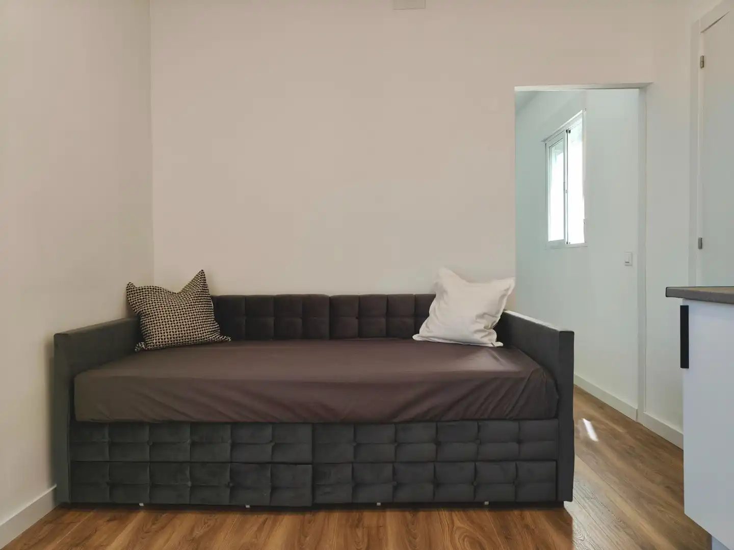 Habitación de Ático en venta en L'Hospitalet de Llobregat con Parquet, Terraza y Trastero