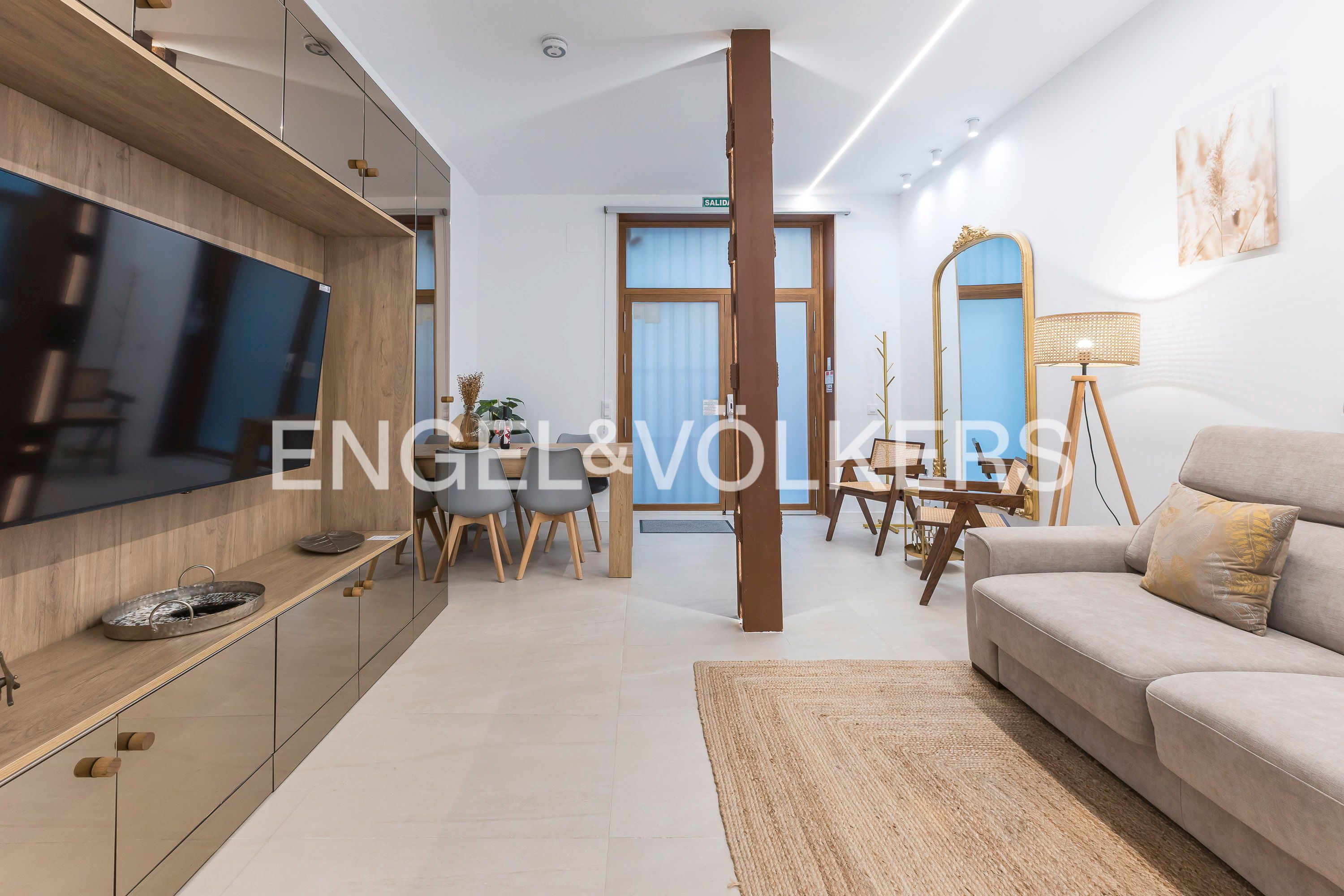 Living room of Apartments for sale in  Madrid Capital  with Air Conditioner, Heating and Furnished