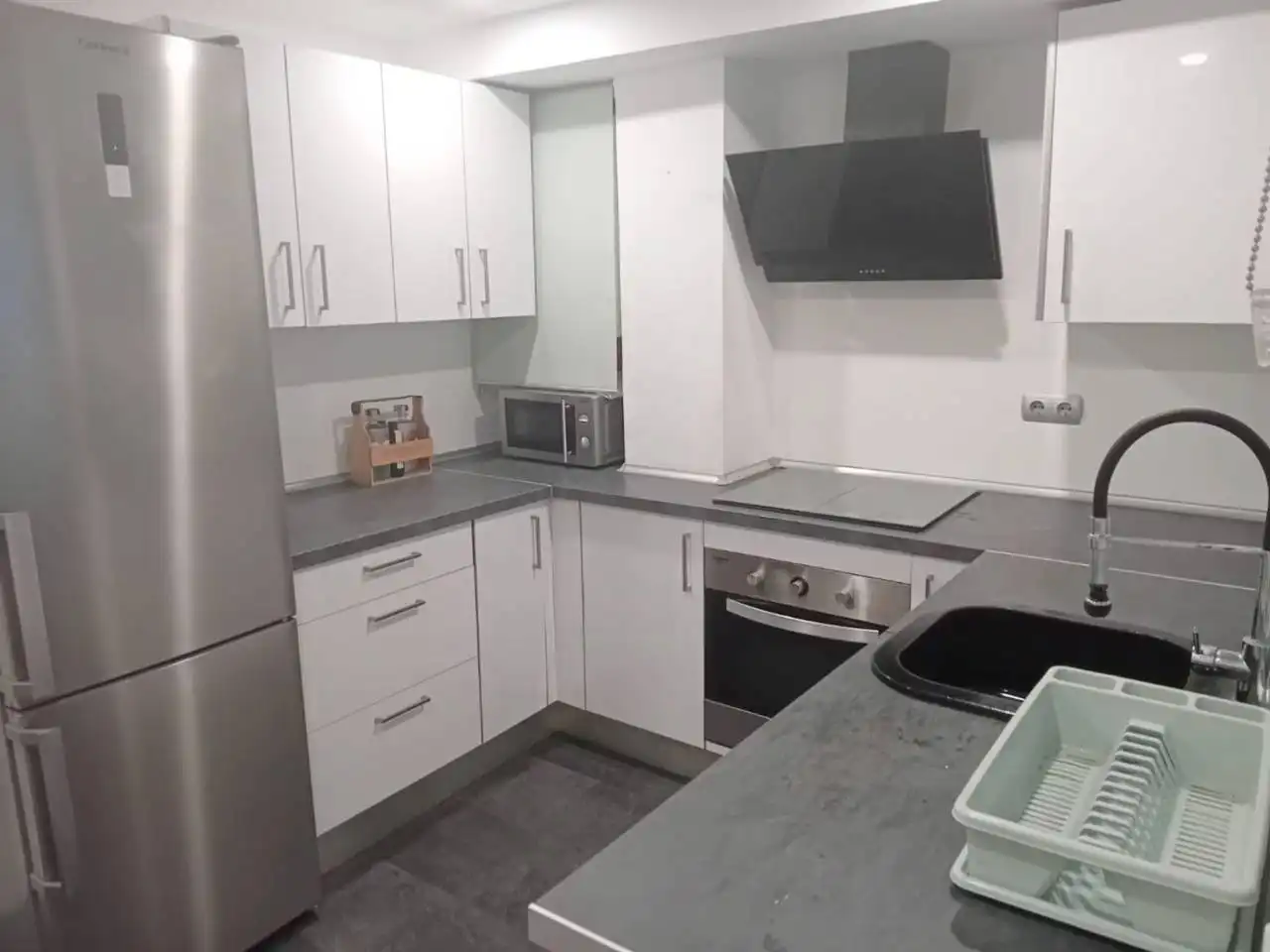 Cocina de Piso de alquiler en Cubelles con Aire acondicionado, Calefacción y Jardín privado