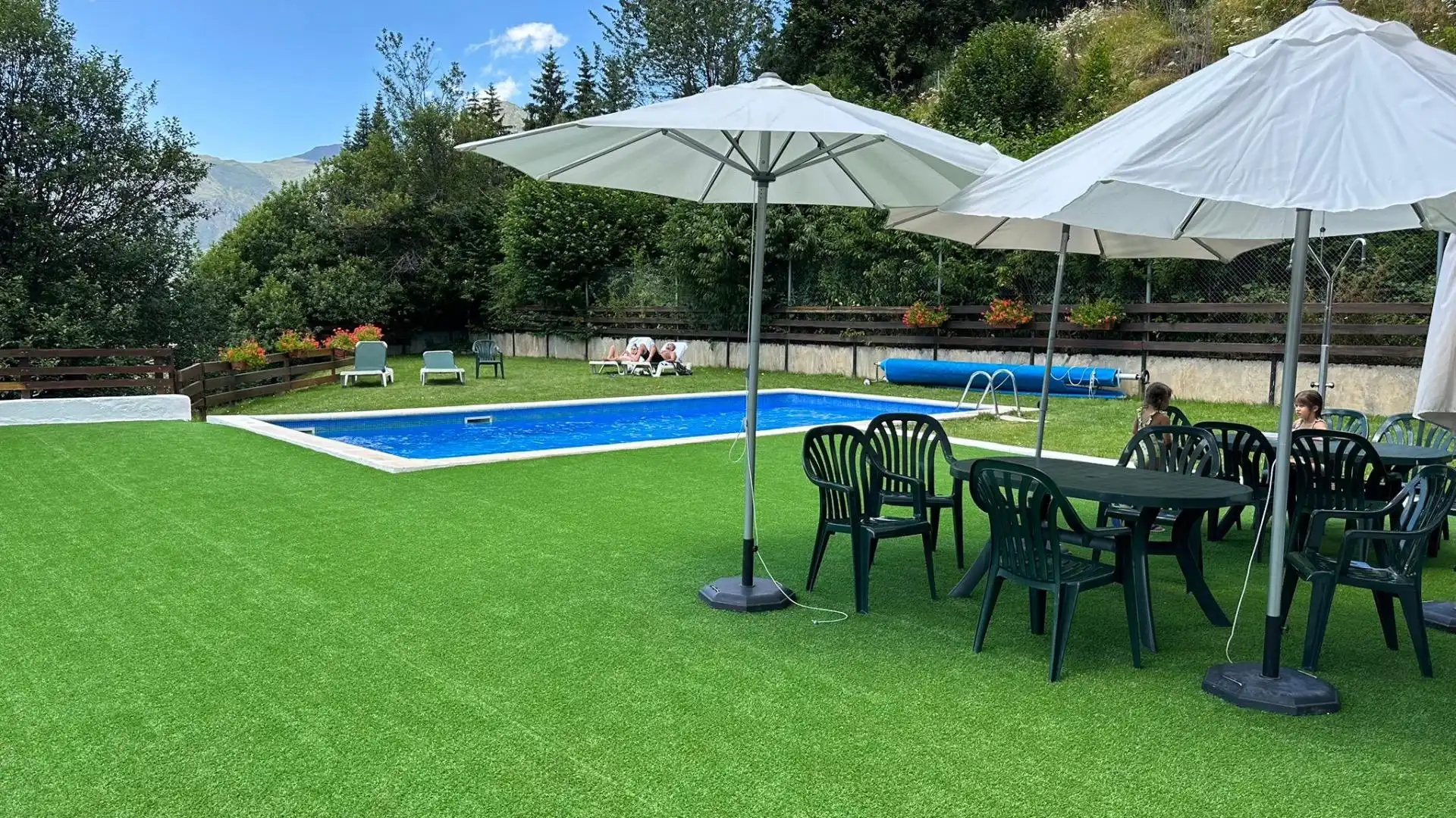 Piscina de Loft en venta en Naut Aran con Calefacción, Jardín privado y Trastero