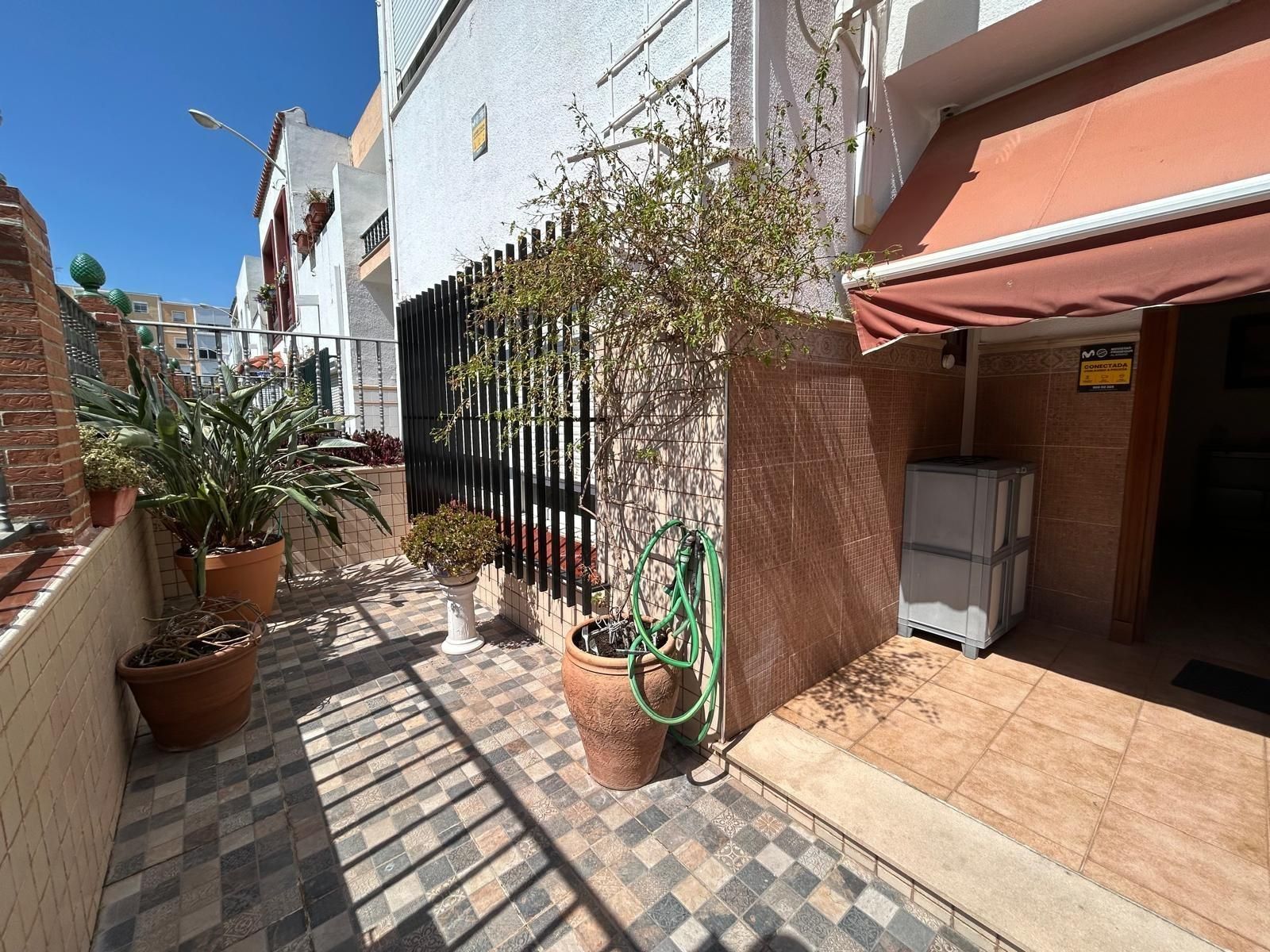 Exterior view of Single-family semi-detached for sale in San Fernando  with Air Conditioner, Heating and Private garden