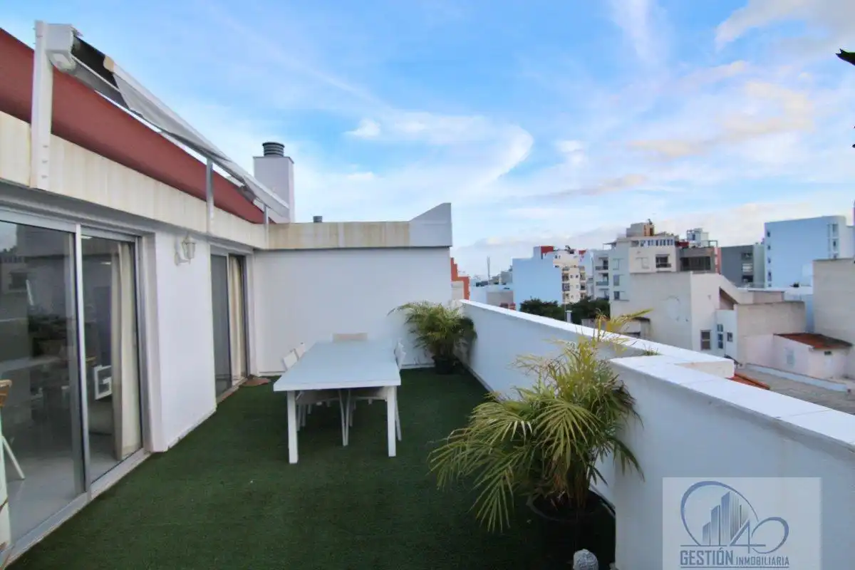 Terraza de Ático en venta en Santa Cruz de Tenerife con Trastero, Amueblado y Alarma