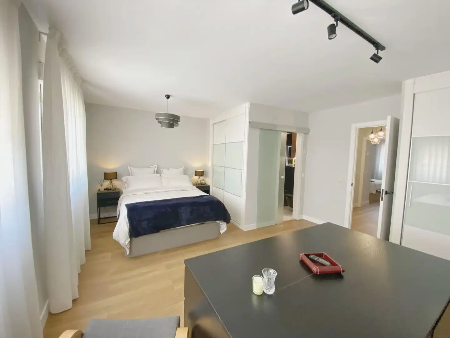 Schlafzimmer von Einfamilien-Reihenhaus zur Miete in Las Rozas de Madrid mit Klimaanlage, Heizung und Privatgarten