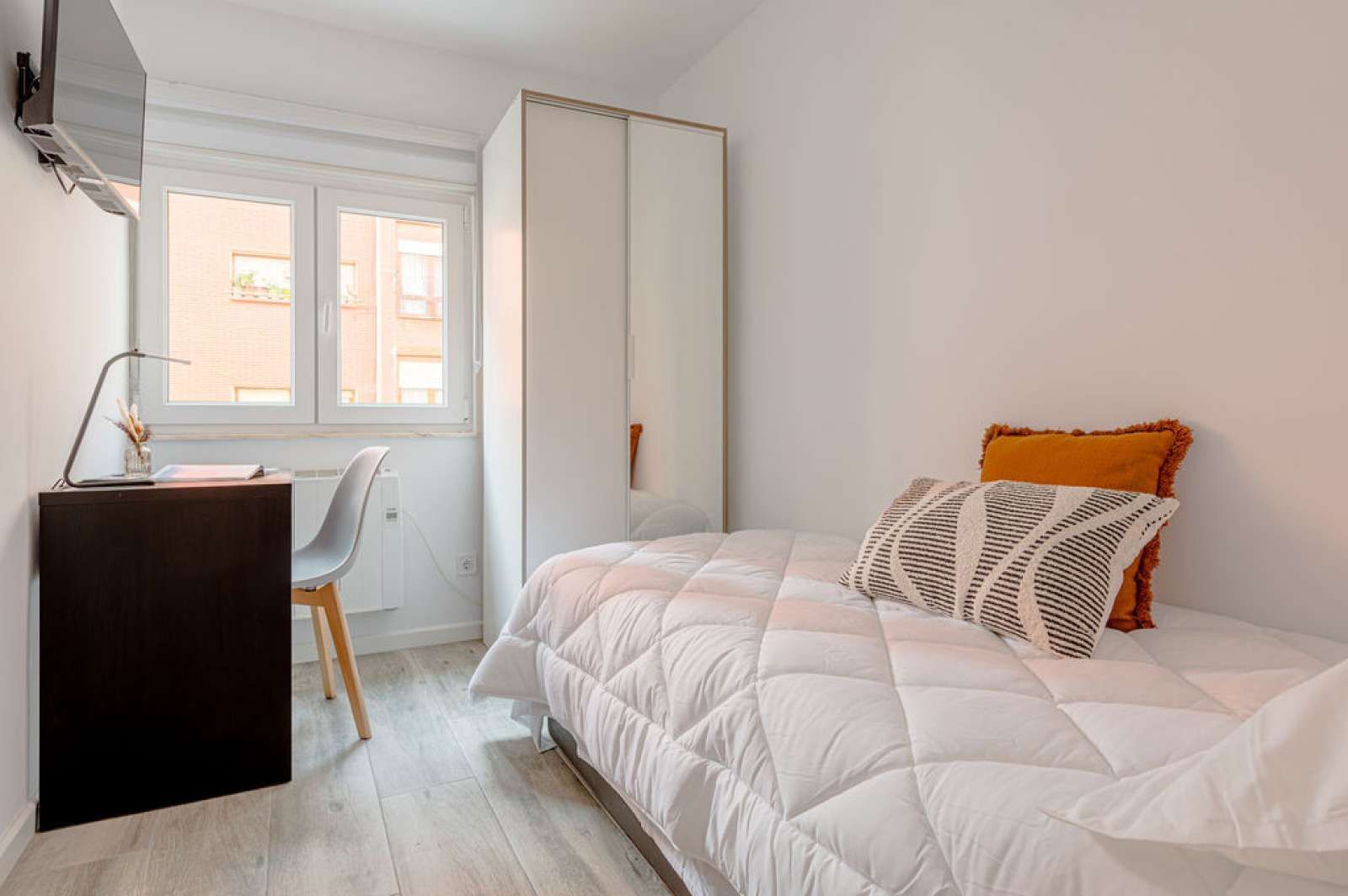 Bedroom of Flat to share in Santander  with Air Conditioner, Heating and Terrace