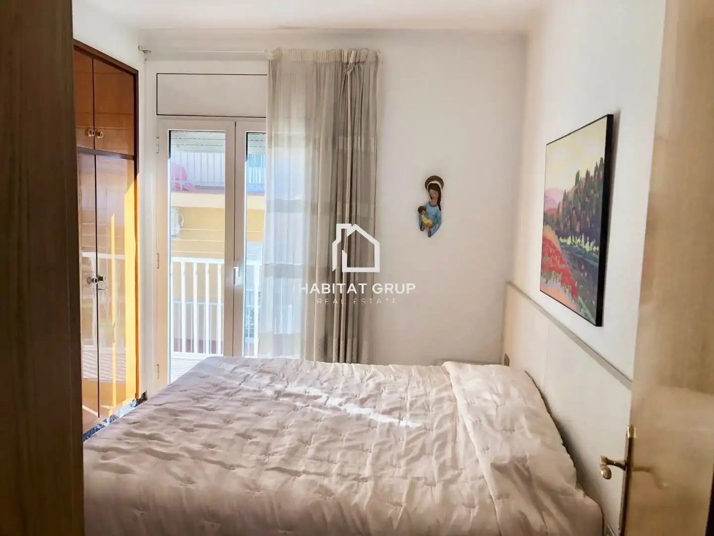 Dormitori de Casa o xalet en venda en Olot amb Calefacció, Jardí privat i Terrassa