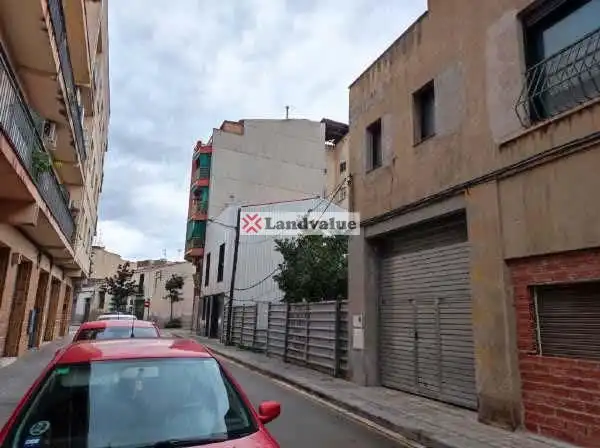 Außenansicht von Residential zum Verkauf in Barberà del Vallès