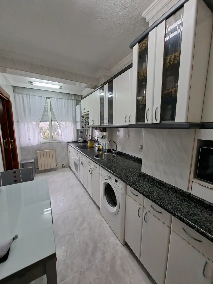Cuina de Pis en venda en Avilés amb Calefacció, Moblat i Forn