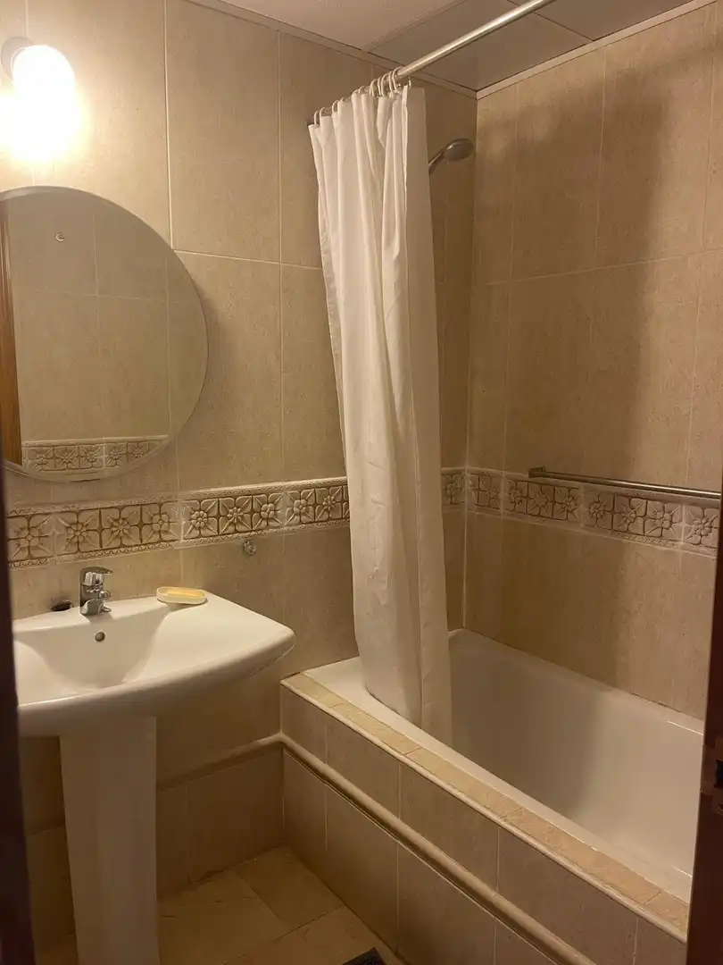 Baño de Ático de alquiler en Alicante / Alacant con Aire acondicionado, Calefacción y Terraza
