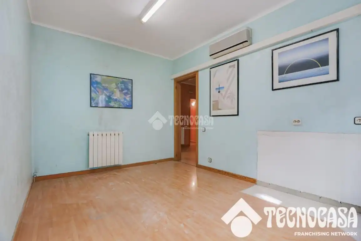 Habitación de Piso en venta en Canovelles con Aire acondicionado y Balcón