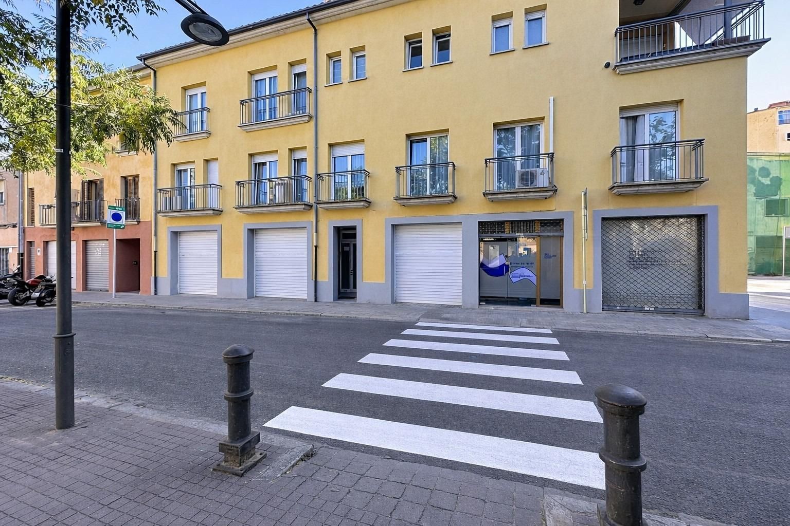 Außenansicht von Gebaude zum Verkauf in Salt