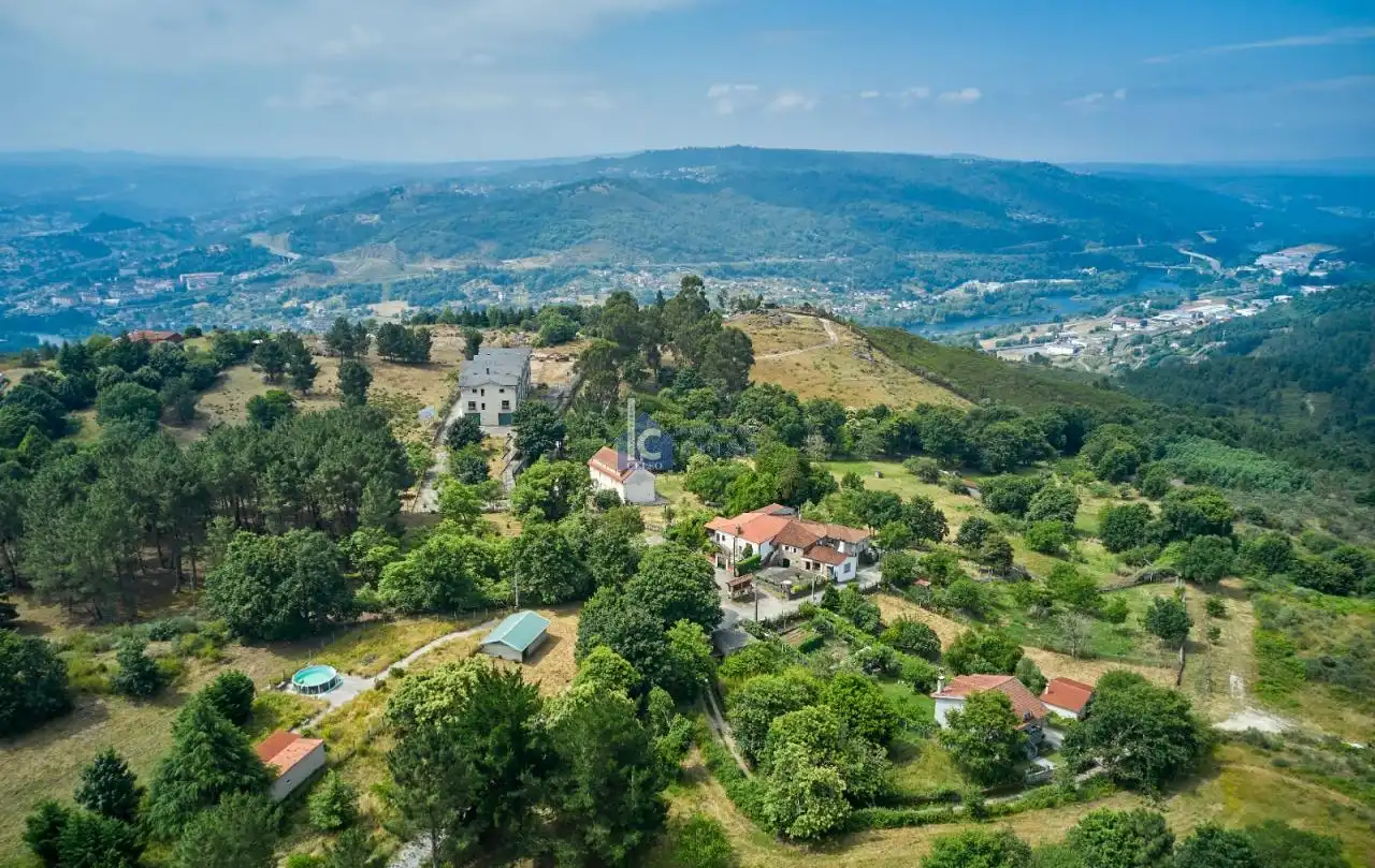 Casa o xalet en venda en Ourense Capital  amb Calefacció, Jardí privat i Traster