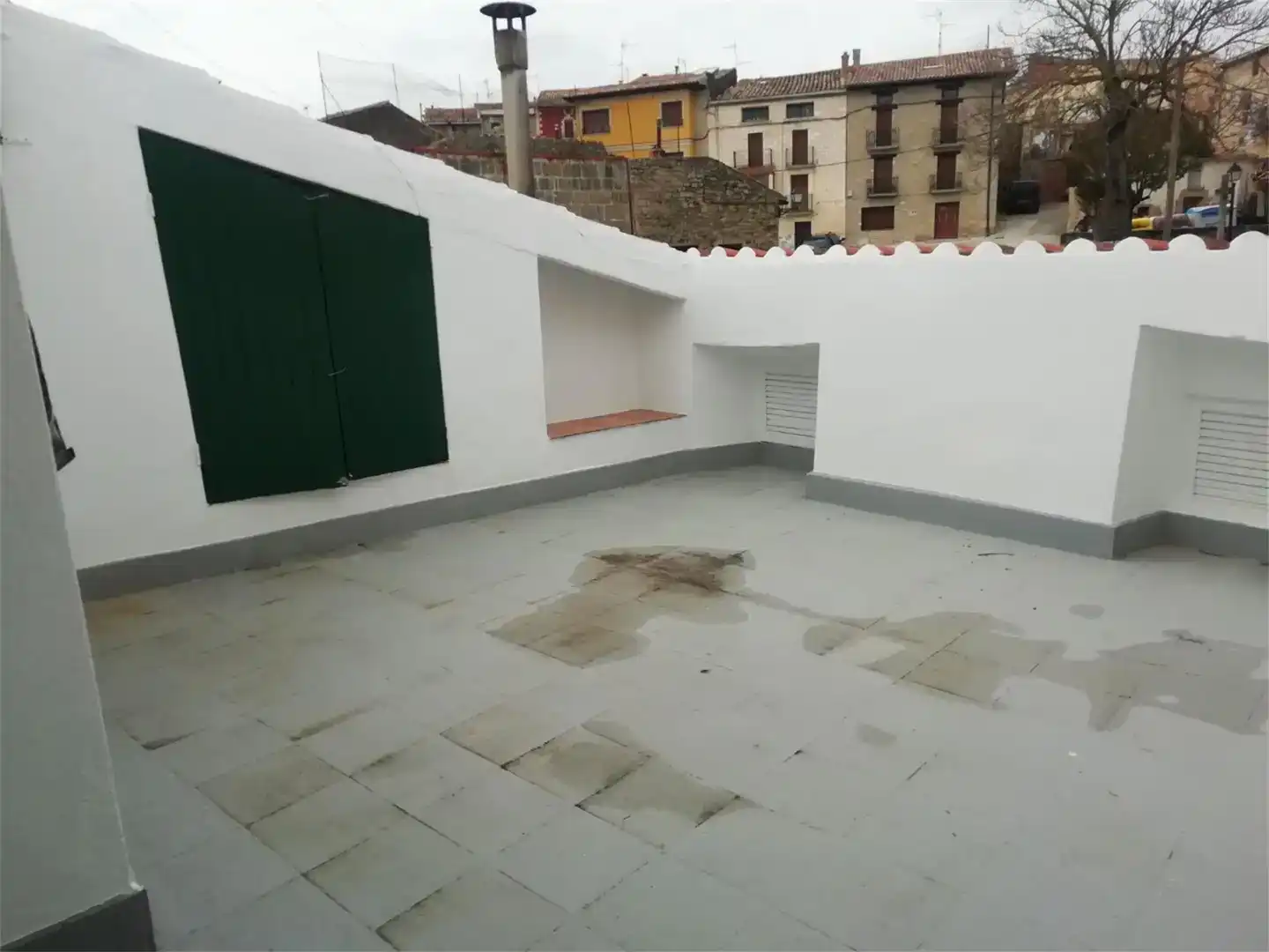 Terrassa de Casa adosada en venda en Aras amb Parquet, Traster i Forn