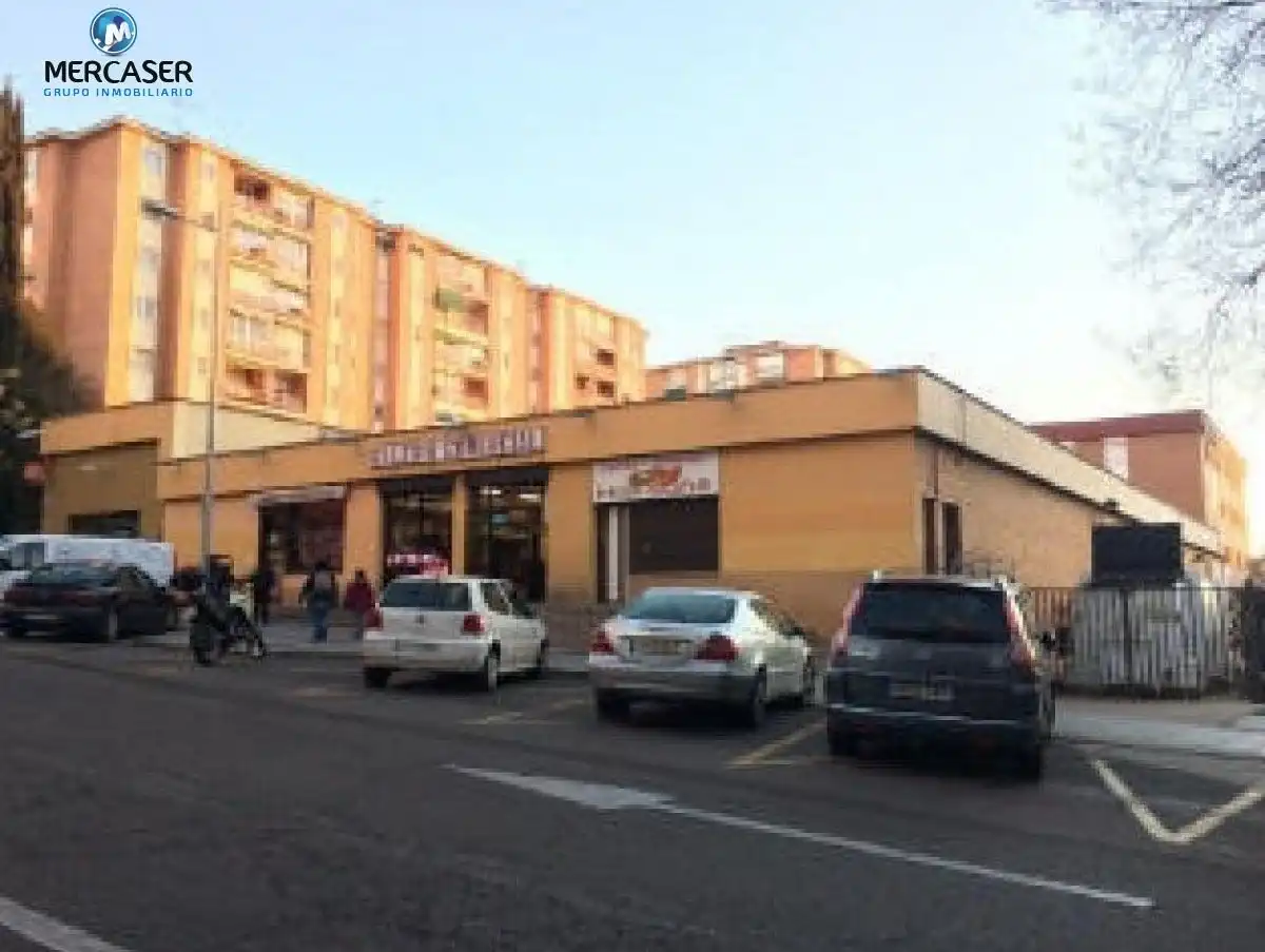 Local comercial en venda a Calle CIFUENTES